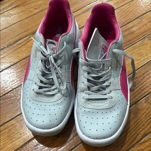 Puma Women's Gray and Pink Sneakers